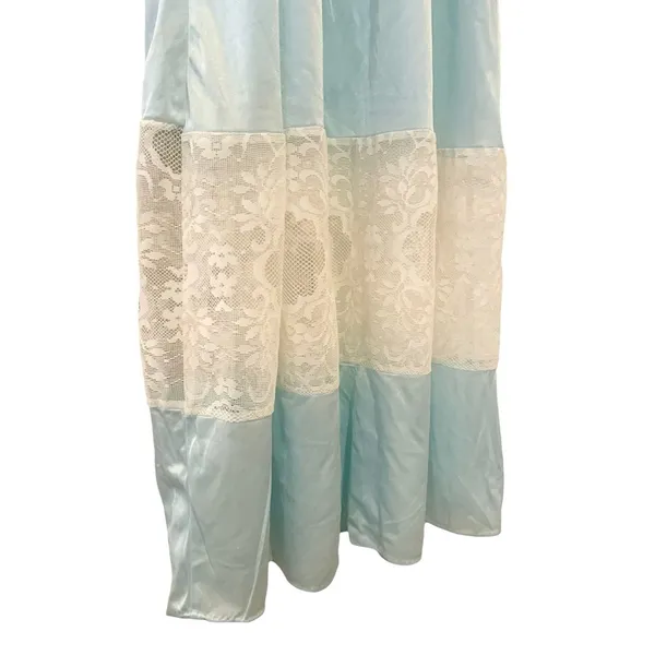 Women’s Vintage Montgomery Ward blue slip nightgown size medium - Image 3