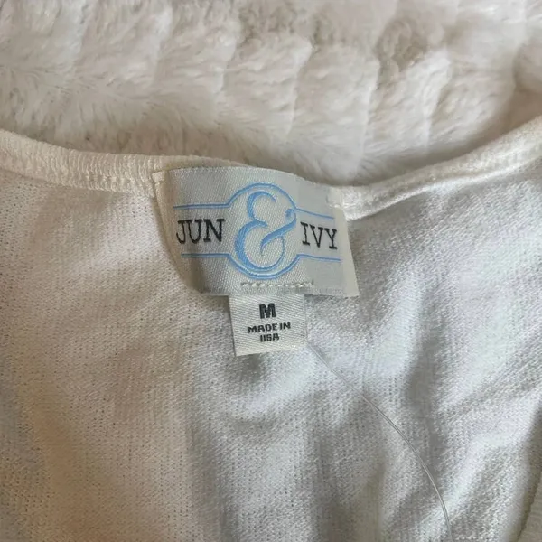 Francescas Jun & Ivy Ivory V Neck Tie Front‎ Long Sleeve Casual Top Size M - Image 3