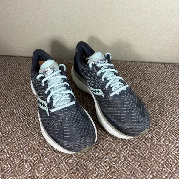 Saucony Triump 18 Running Athletic Lace Up Shoes Sz 9W Outdoor Running Gym - Image 2