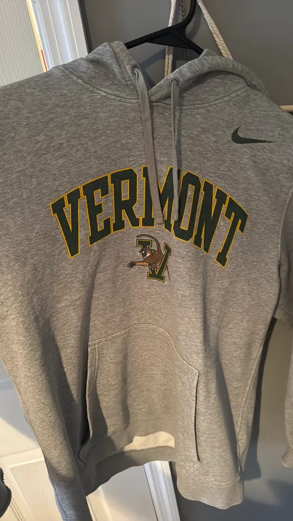 Nike UVM hoodie - Image 5