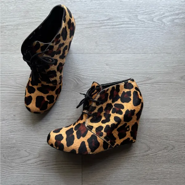 Steve Madden Leopard Print Wedge Heel Lace Up Ankle Boots - Image 4