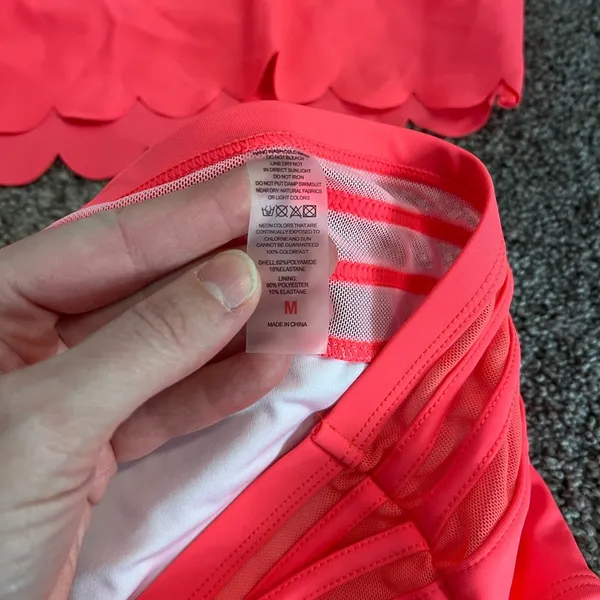 Vibrant Pink Bikini with Sporty Design - Image 3
