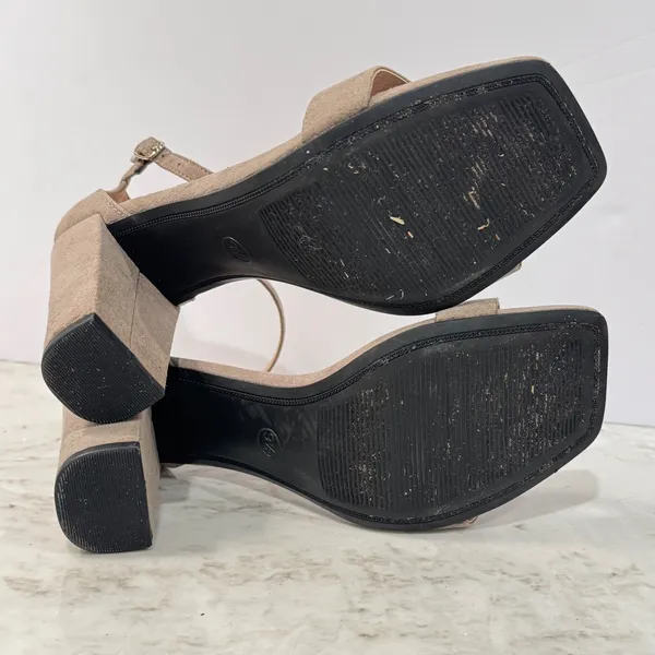 A New Day Womens‎ 9.5 Dress Sandals Block Heels Ankle Strap Tan Open square toe - Image 6