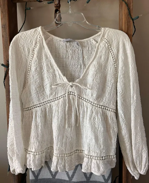 Petal and Pup White blouse - - Image 2