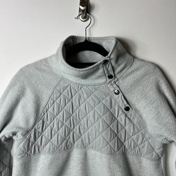 Abercrombie & Fitch Asymmetrical Quilted Pocket Quarter Snap Up‎ Fleece small - Image 4