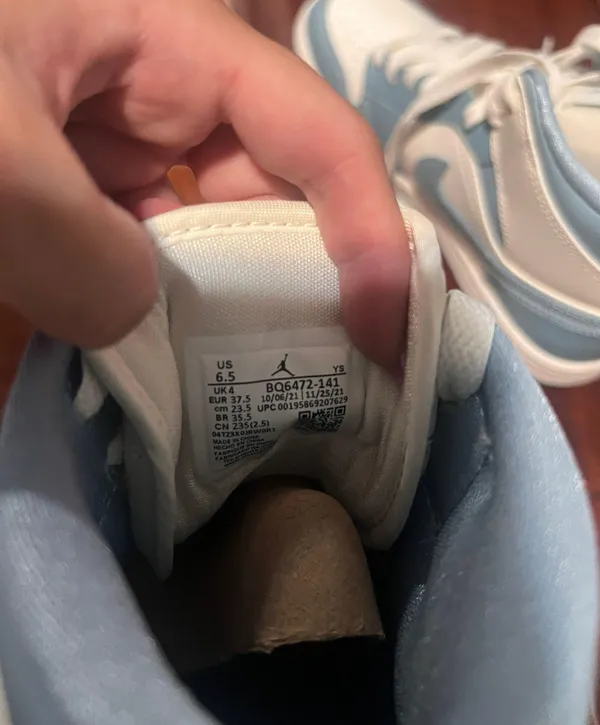 Jordan Air  1 Mid - Image 4