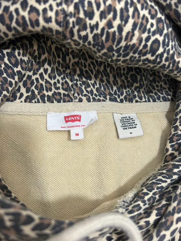 Levi's Women’s medium hoodie, cheetah print oversized sweatshirt - Image 5