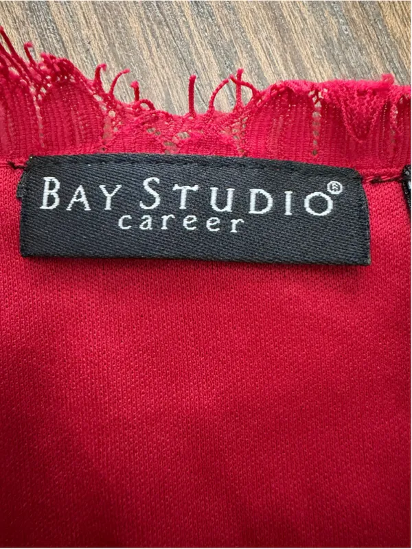Bay Studio Red Lace Sleeveless Blouse Size M EUC Size M - Image 3