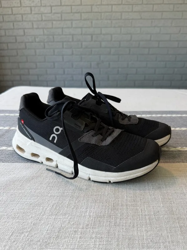 On Cloud Cloudrift Sneakers Black White Women’s Size 7.5 - Image 3