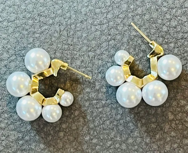 Anthropologie Lake Life Chunky Ascending Pearl Hoop Earrings - Image 5