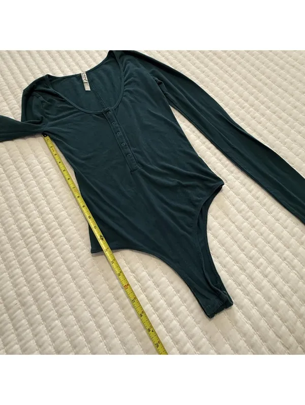Free People Green Snap Henley Bodysuit Long Sleeve Sz XS Extra Small - Image 2