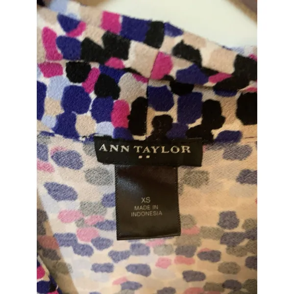 ANN TAYLOR Womens Size XS Sleeveless Blouse Top Gathered Bust Polka Dot - Image 5