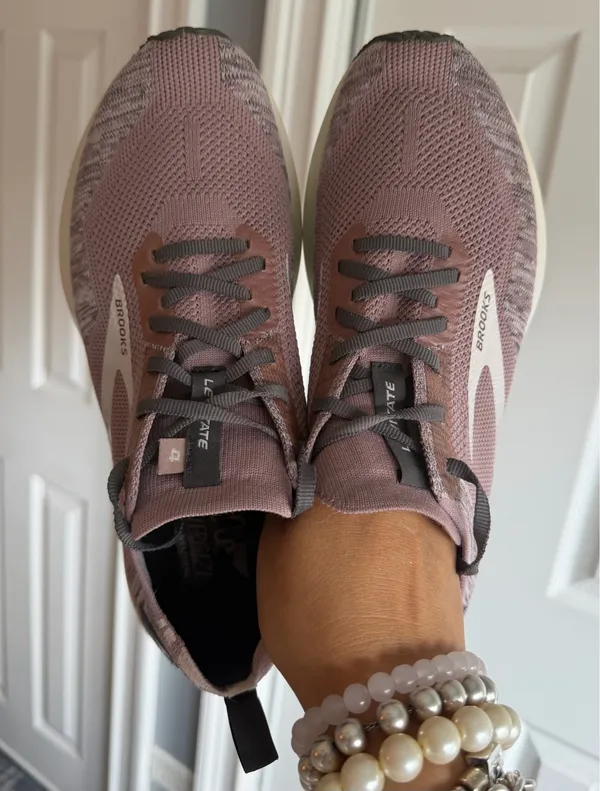 Brooks Women's Levitate 4 Pink/ Gray Running Shoes Size: 10.5B - Image 7