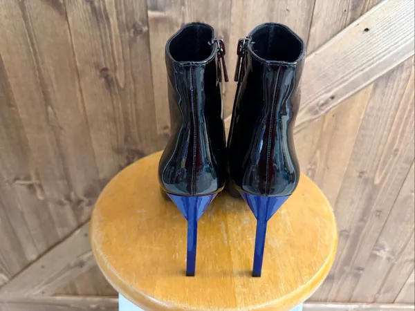 BCBGeneration Women’s Size 6.5B Black Patent Ankle Boots Blue 4” Stiletto Heel - Image 4