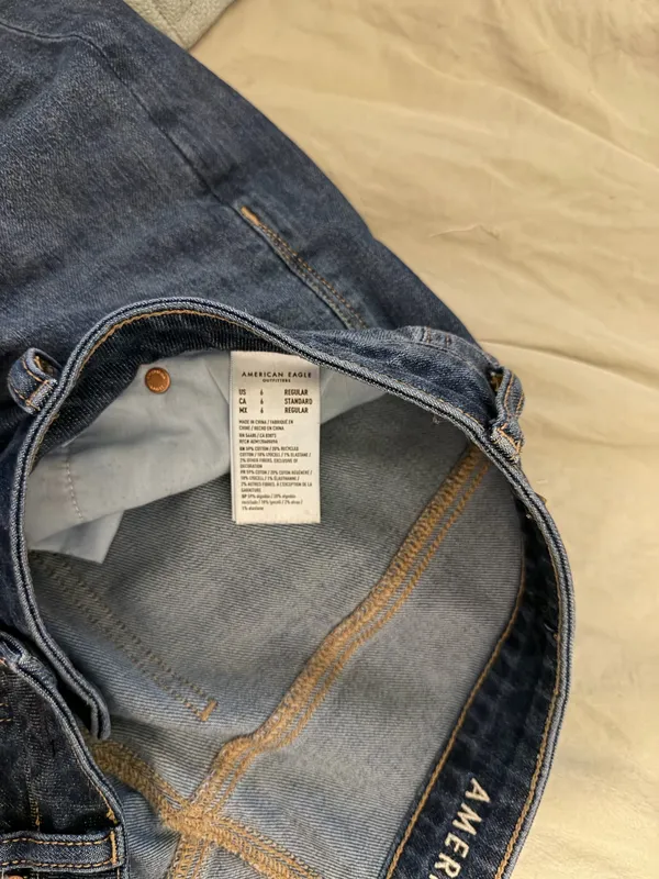 American Eagle Jeans - Image 4