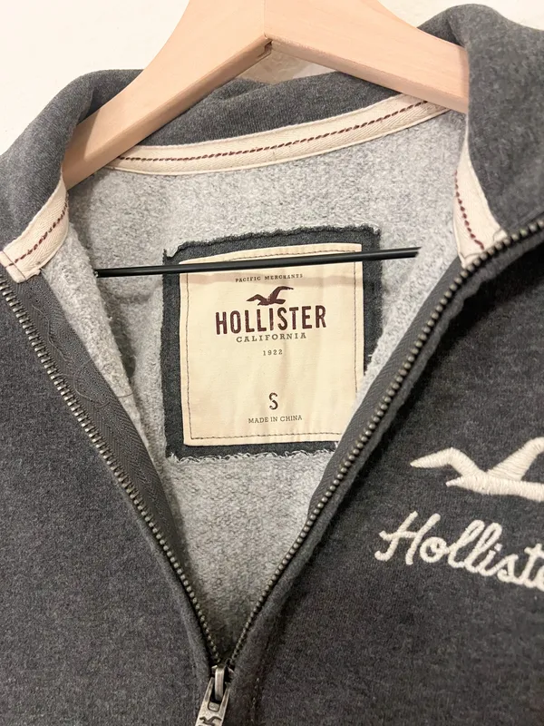 Hollister Grey Zip Up Hoodie Small California Logo Y2K Preppy - Image 3