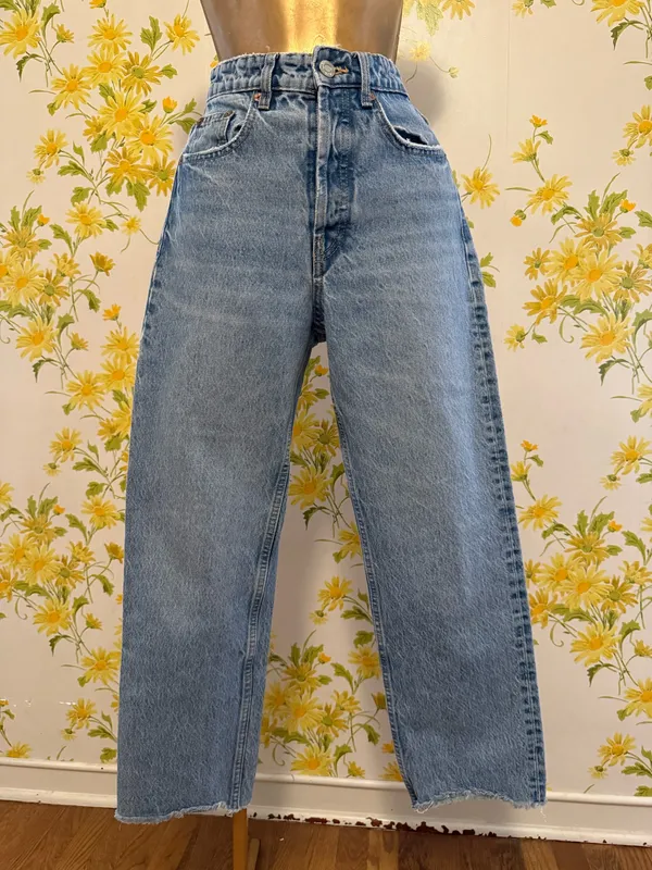 Zara Light Blue High-rise Jeans size 2 - Image 2