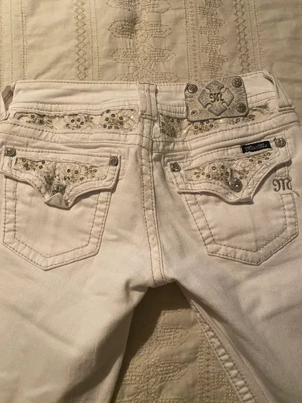 Miss Me White Capri Cropped Jeans - Image 2