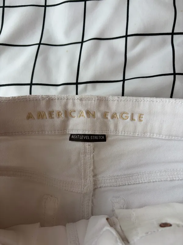 Woman’s White American Eagle Jean Shorts, Size 2, Next Level Stretch. - Image 4