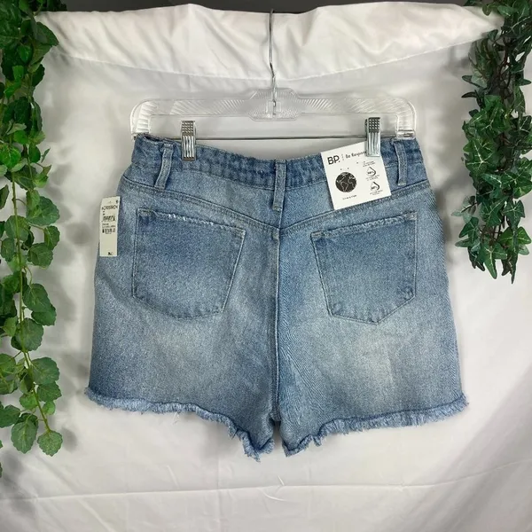 NWT BP High Rise Short Distressed Medium Wash Size 29 - Image 4