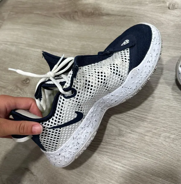 Nike Air Shoes - Image 2
