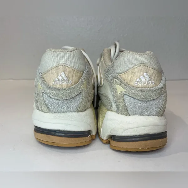 Adidas Women’s Response CL White Sneakers Size 6‎ - Image 5
