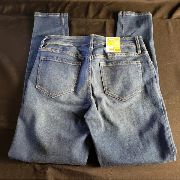 Old Navy Rockstar Mid Rise Skinny Jeans‎ NWT Women’s 8 - Image 2