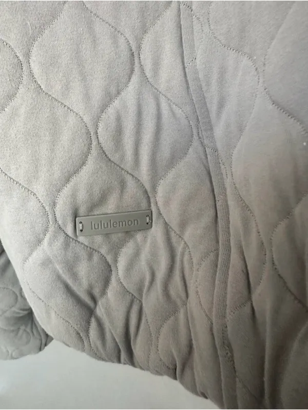 lululemon athletica Light Gray Quilted Zip Jacket - Image 3