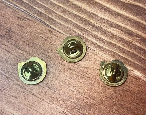 Three 3 United Way Gold Colored Lapel Pins. - Image 3