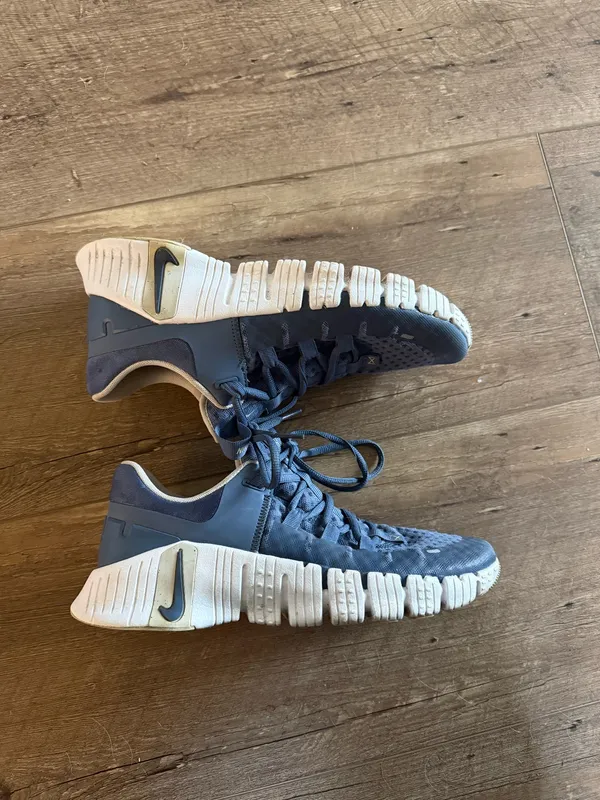 Women’s Nike Sneakers - Image 4