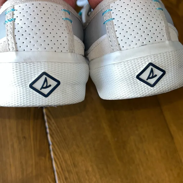 Sperry white sneaker size 6.5 - Image 5
