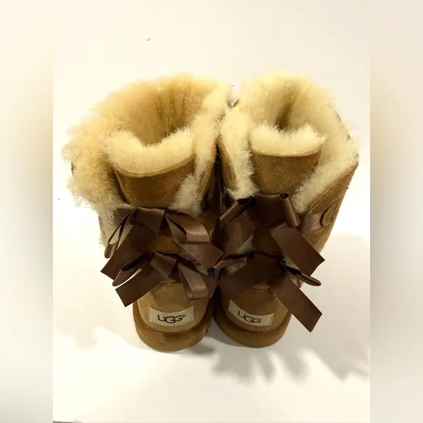 UGG Bailey Bow II Chestnut Boots Women Size 5 Brown Sheepskin Suede - Image 10