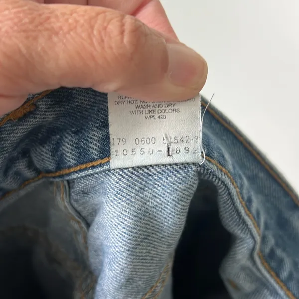 Y2K 00’s Levi’s Women’s High Waist Relaxed Fit Mom‎ Jeans 💙 - Image 7