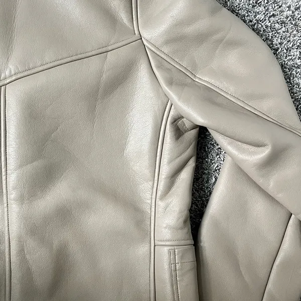 NWT the label tan leather jacket with fit lining - Image 11