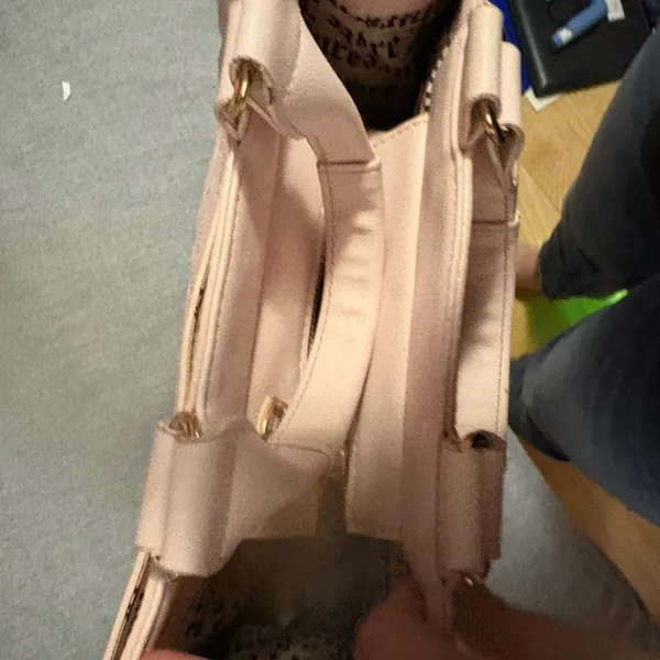 Juicy Couture Light Pink Embossed Tote zipper doesn’t work that good - Image 2