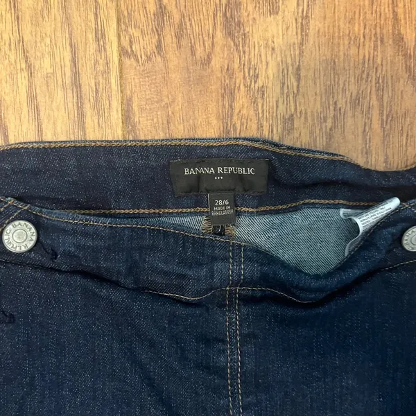 Banana Republic Women's Jean Shorts Boyfriend Size 28/6 - Image 4