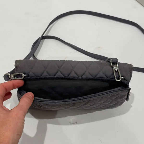 Vera Bradley‎ Gray Quilted Microfiber All in One Travel Crossbody Wallet Bag Zip - Image 5