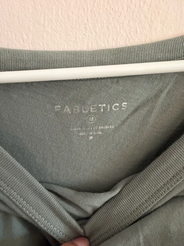 green fabletics cropped long sleeve  - Image 3