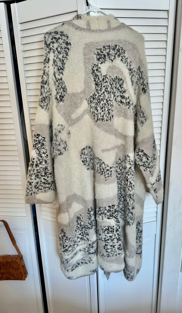 Dex Fuzzy kimono cardigain - Image 5