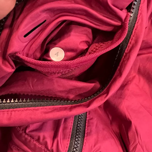 Lululemon burgundy windbreaker jacket 4 women - Image 4