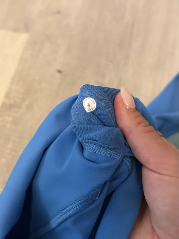 Lululemon Wunder Under Size 4 - Image 3