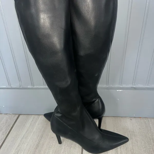 Source Unknown Black Leather Knee-High Women's Boots size 9 - Image 2