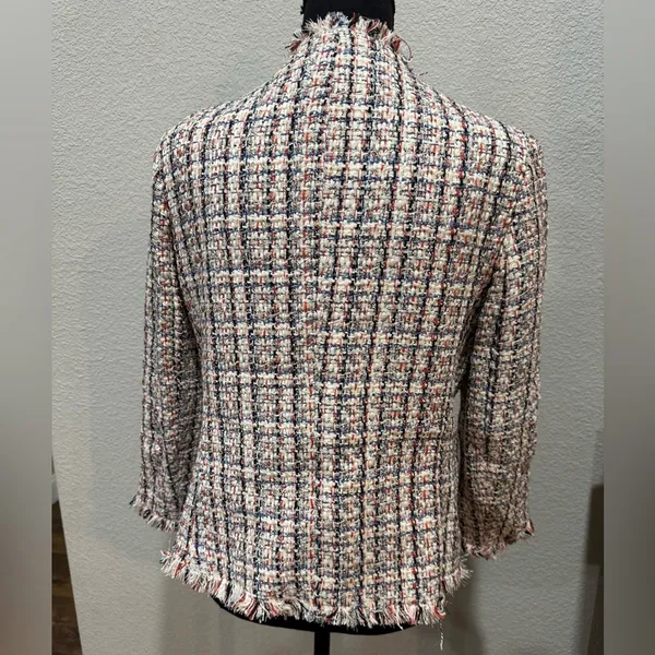 Anne Klein Blazer with Tailored Fit and Classic Lapels - Image 5