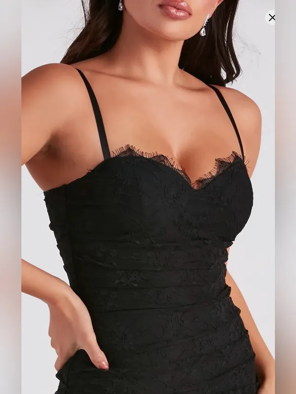 Midnight Romance Lace Bodycon Dress - Image 6
