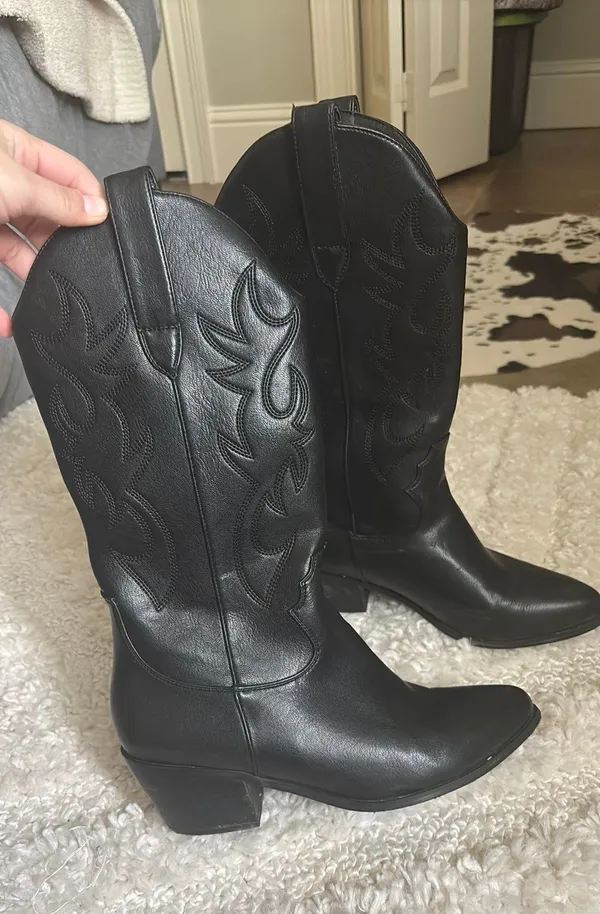 Amazon Black cowboy boots - Image 3