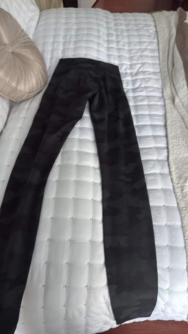 Lululemon Camo Align Leggings Black 25" - Image 6