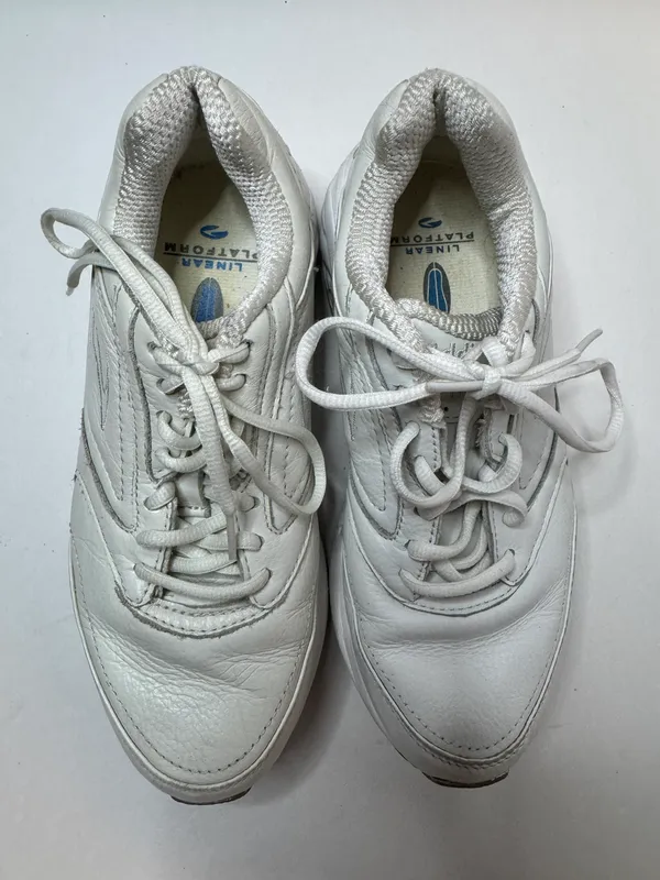 Brooks Addiction Walker Size 8.5 - Image 2