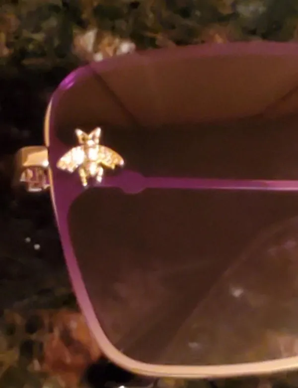 Gradient Bee Designed Sunglasses  - Image 6