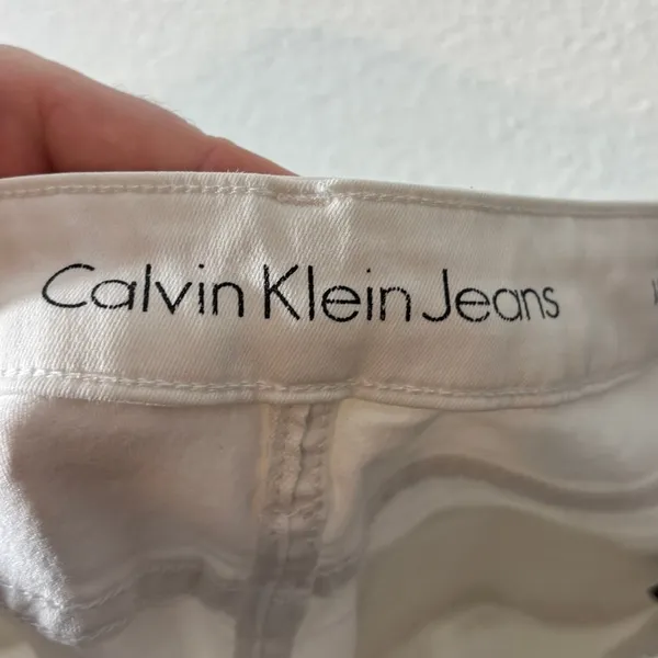 Calvin Klein Jeans Women's Size 6 White Ankle Skinny Denim - Image 4