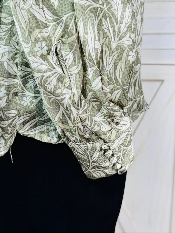 H&M Floral Pleated Mock Neck Blouse Green Cream Large Sheer Satin Office Boho - Image 8